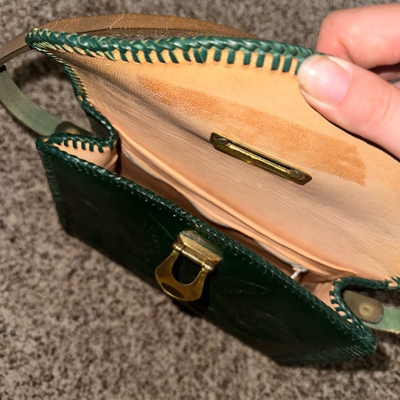 Hand tooled leather purse - Picture 5 of 5